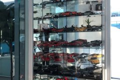collectible-glass-showcase