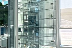 corner-glass-display