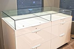 custom-tabletop-glass-display