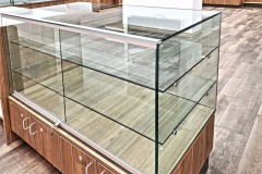 glass-display-with-sliding-doors