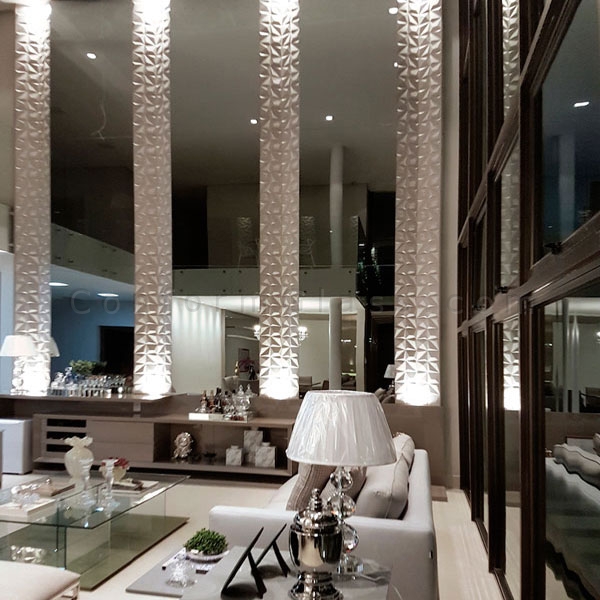 Vertical Mirror Strips Design