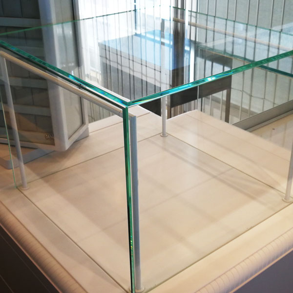 Custom Glass Jewellery Displays Toronto