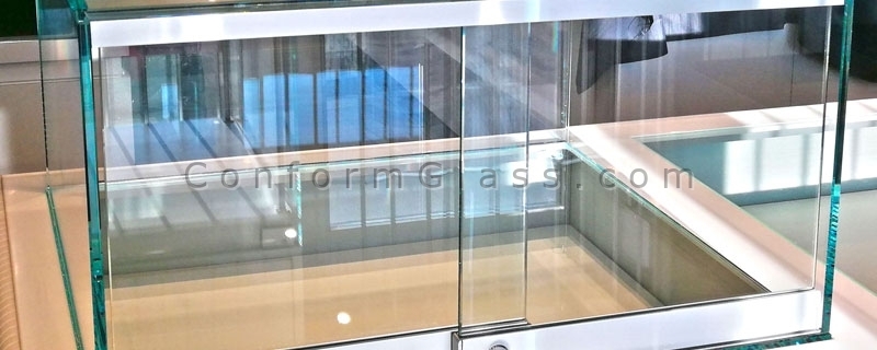 custom jewellery glass display