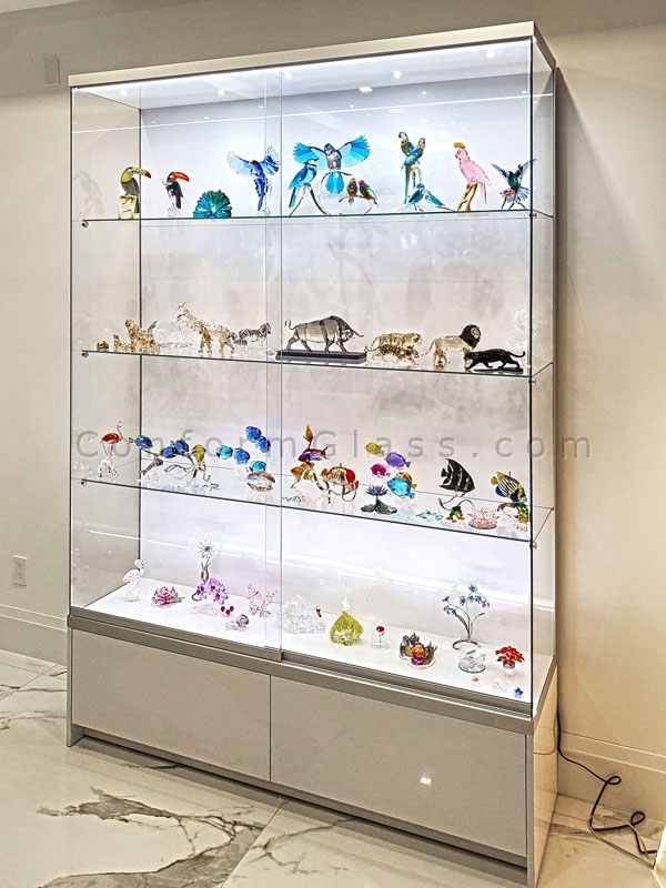 Free standing glass cabinet